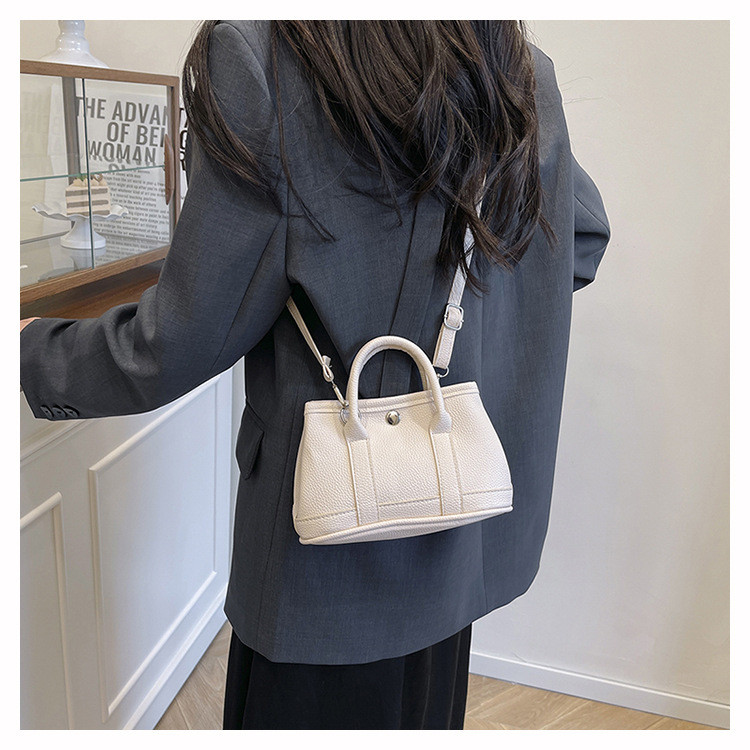 🔥GUTIFU BAGS🔥กระเป๋าสะพายไหล่แฟชั่นยอดนิยม สไตล์เรียบหรู