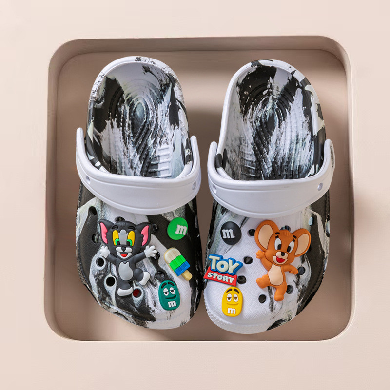 UMII KIDS รองเท้าแตะ รองเท้าเด็ก มี รู ห้องน้ำ กันลื่น ด้านล่างนุ่ม การ์ตูน แฟชั่น ลําลอง - รูปที่ 6