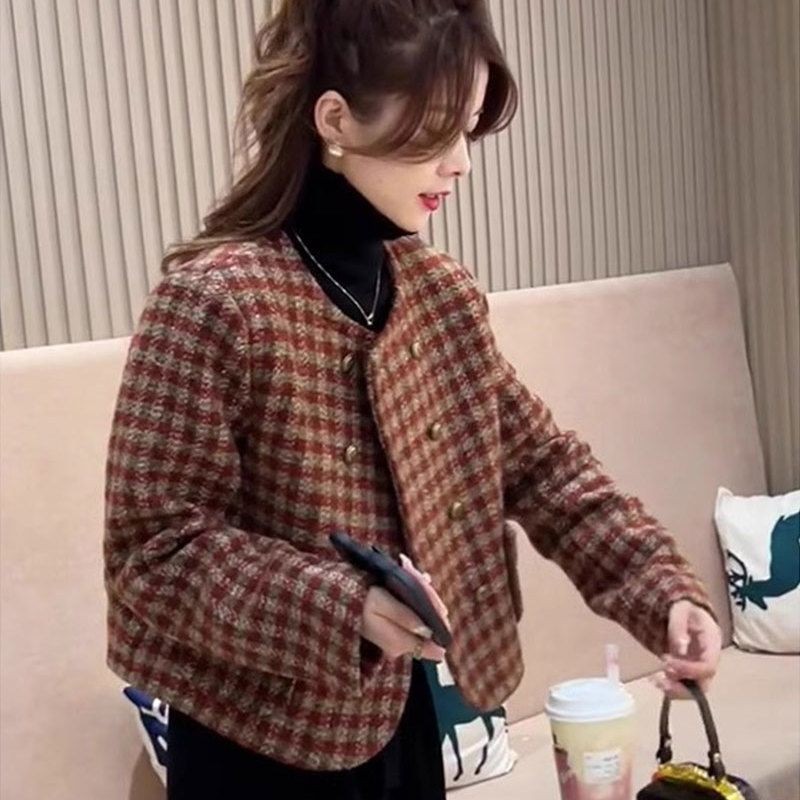 ฝรั่งเศสรอบคอสั้นสไตล์ฤดูใบไม้ผลิฤดูใบไม้ร่วงระดับไฮเอนด์ทอเสื้อแจ็คเก็ตสตรีอารมณ์สไตล์ใหม่แฟชั่นอินเทรนด์หลวมแขนยาวด้านบน