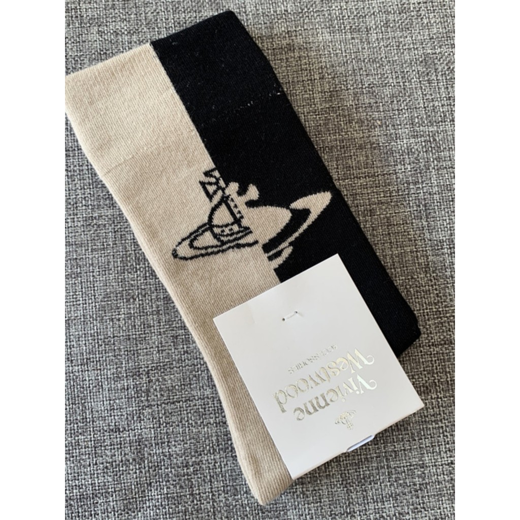 สินค้าใหม่ญี่ปุ่น Queen Mother High-End Saturn ไม่สม่ําเสมอสุภาพสตรี ins Influencer ลูกวัวกลางสูงหลอดอินเทรนด์