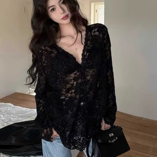 เสื้อเชิ้ตแขนยาวสีดำลูกไม้ คอวี ดีไซน์สวย หรูหรา