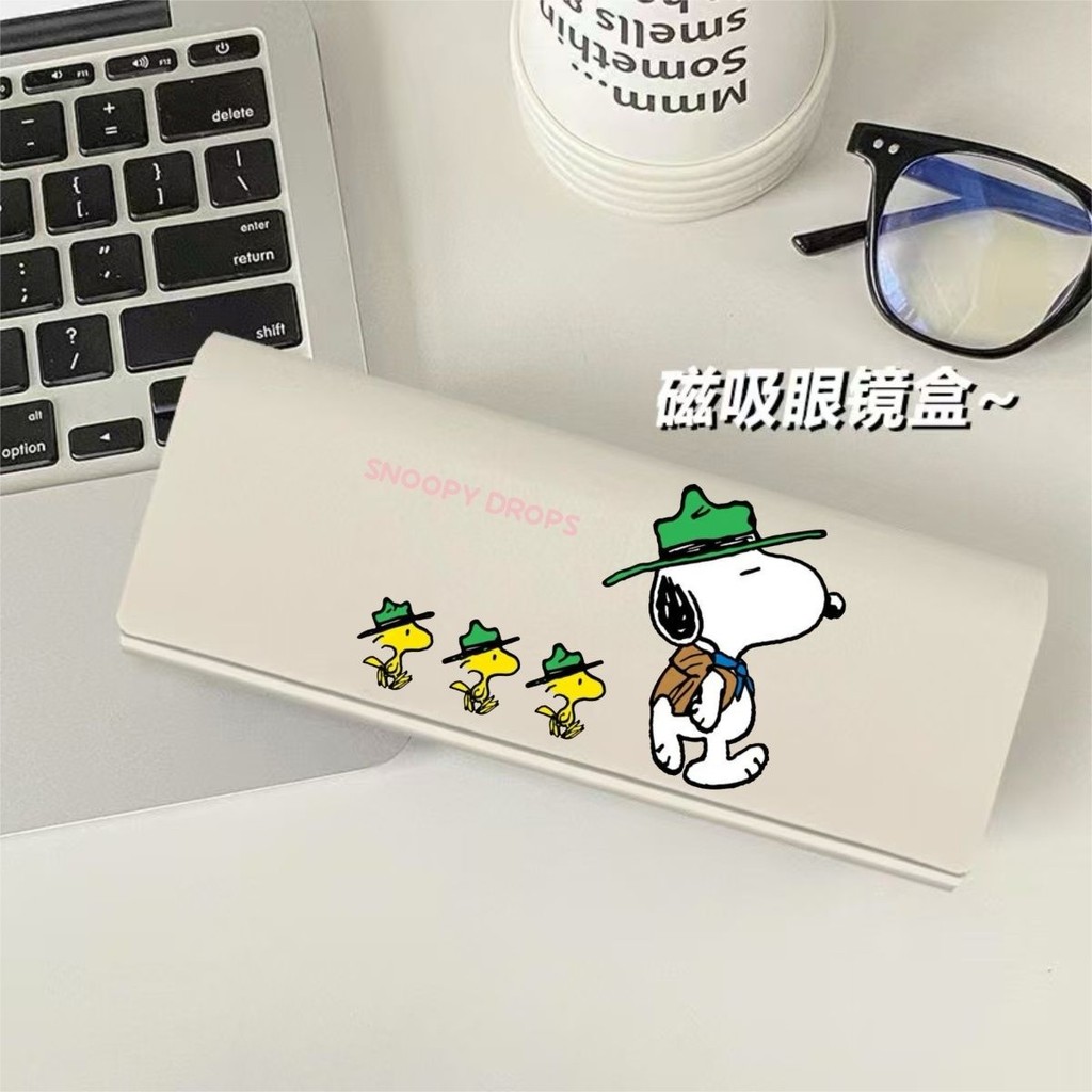 Magnetic Anti-Lost Snoopy แว่นตาแบบพกพานักเรียน High-Appearance น่ารัก ins สไตล์แม่เหล็กปิด Eye Case หนัง pu การบีบอัด