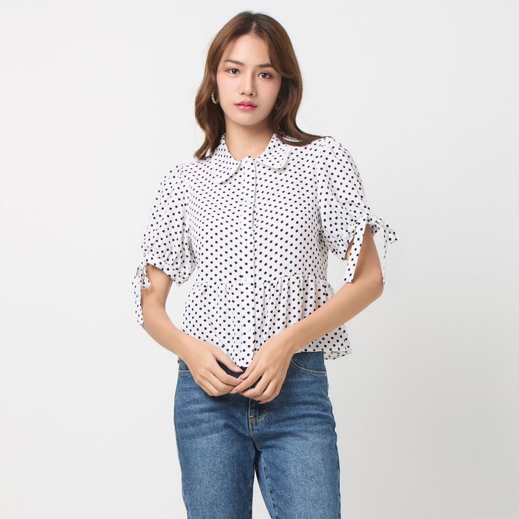 EP เสื้อเบลาส์ ลายจุด ผู้หญิง สีออฟไวท์ I Polka Dot Blouse I 00889