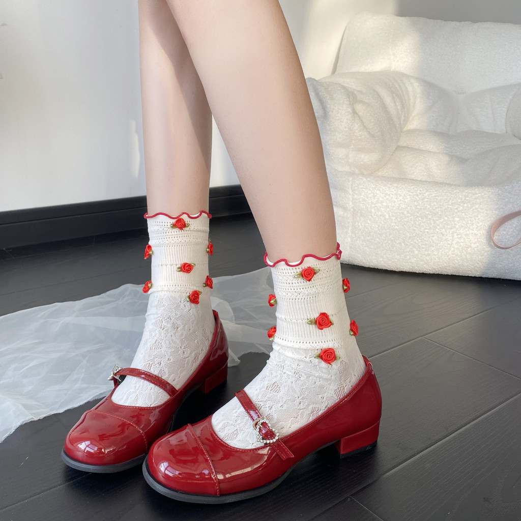 รองเท้าหนังส้นหนาสีแดงสไตล์เรโทร รองเท้า Mary Janes หนังสิทธิบัตรหัวกลมสไตล์ฝรั่งเศส