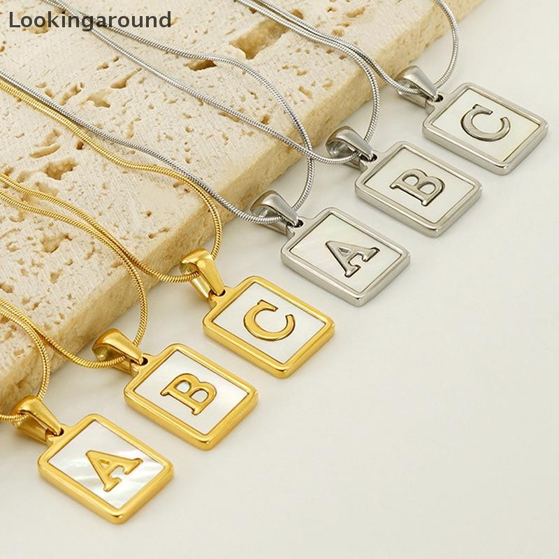 [LO] สแตนเลส Snakebone Chain 26 ตัวอักษรสร้อยคอผู้หญิง Gold Square Shell Uppercase Letter จี้ TH