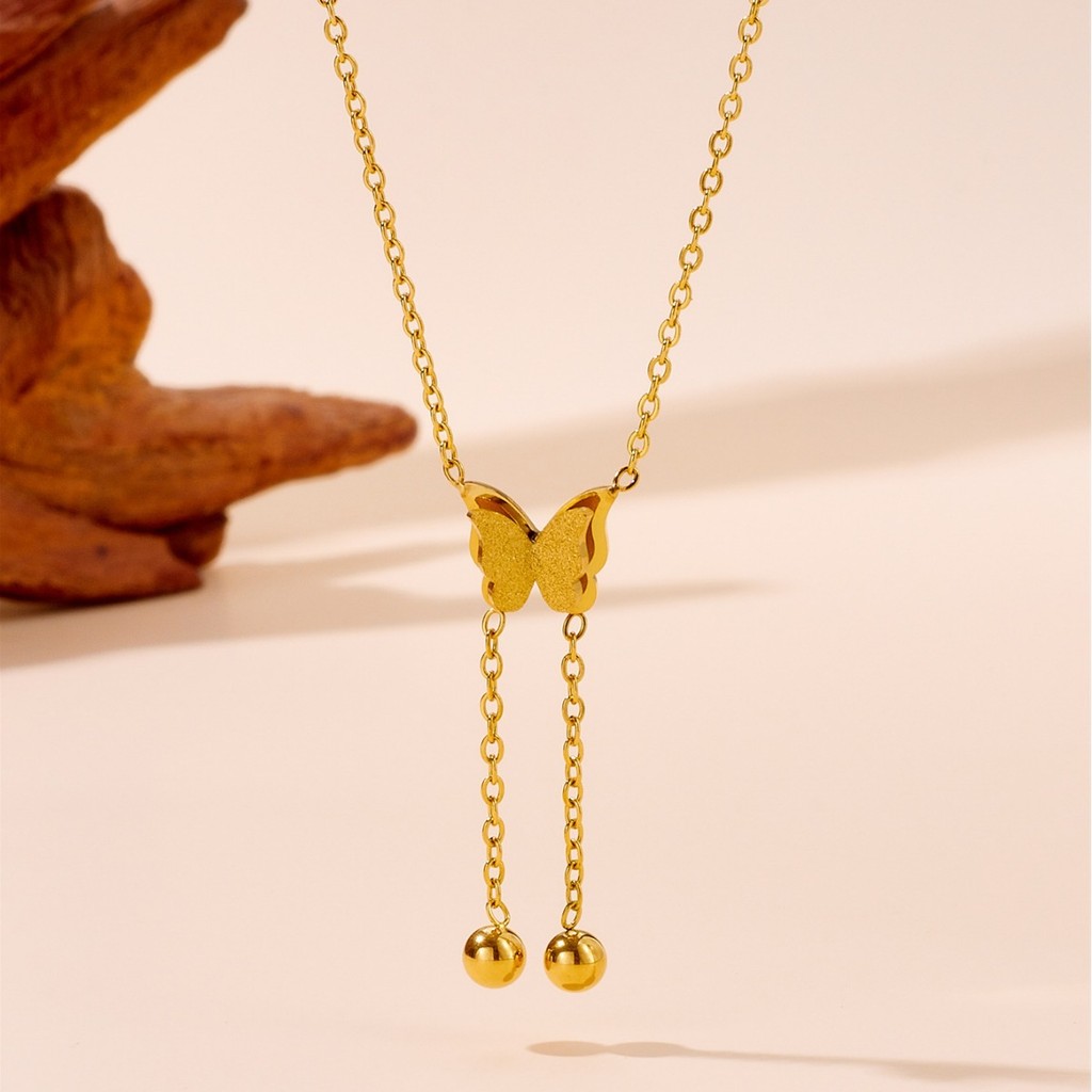 T สร้อยคอเหล็กไทเทเนียมหญิงไม่ซีดจาง Niche Simple All-Match High-End ผีเสื้อพู่ Clavicle Gold