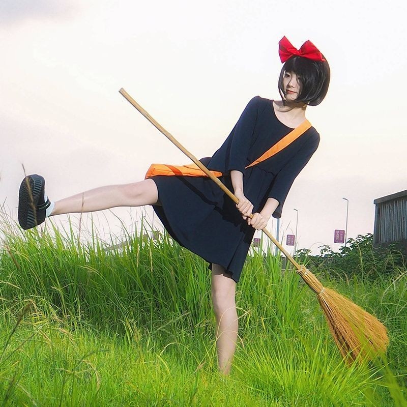 ชุด Kiki cos แม่มดน้อยญี่ปุ่น Hayao Miyazaki Kiki TA-Q-BIN นางเอกคอสเพลย์อะนิเมะฮาโลวีนแสดงขายส่ง
