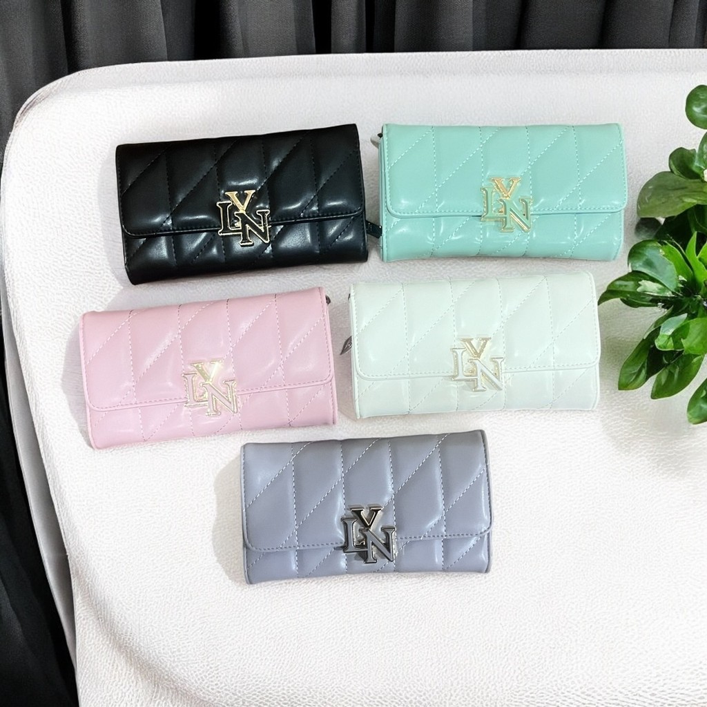 Lyn  new gastonia woc กระเป๋าสตางค์ใบยาว สะพายข้าง