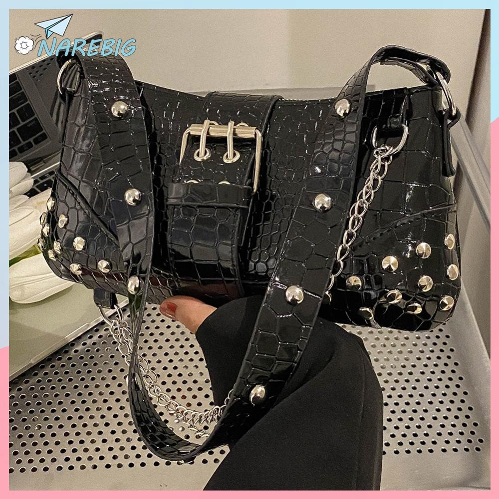 ( Narebig ) กระเป๋าแฟชั่นผู้หญิง Hobo กระเป๋า Gothic Punk Y2K Rivet Chain สําหรับวันหยุดท่องเที่ยวทุกวัน