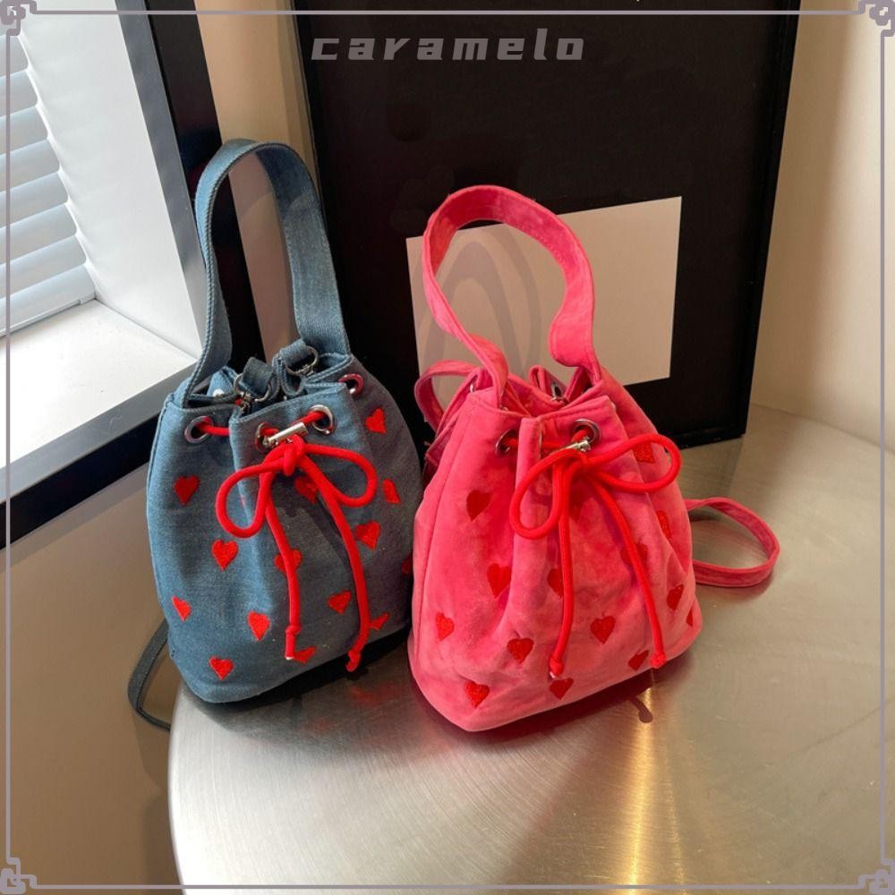 CARAMELO Bucket Tote Bags กระเป๋าผ้าแคนวาสรูปหัวใจความจุขนาดใหญ่ กระเป๋าถือใต้วงแขนแบบใช้ซ้ําได้น่ารัก