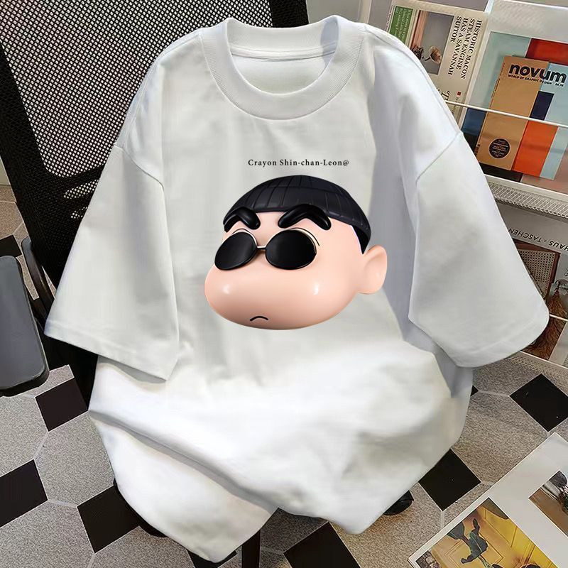 M-8XL แว่นกันแดดส่วนบุคคลใหม่ Crayon Shin Chan เสื้อยืดแขนสั้นสําหรับผู้ชายอินเทรนด์และอเนกประสงค์เสื้อยืดคอกลมหลวมสําหรับผู้ชาย