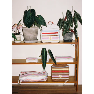 Tagi. Popcorn Stripe Storage Bag กระเป๋าใส่เครื่องสำอางสำหรับเดินทางลายทาง "ป๊อปคอร์น"