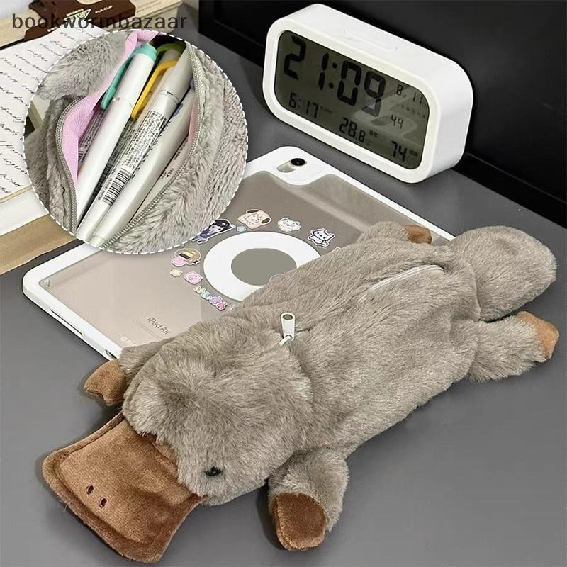 [bookwormbazaar] น่ารัก Platypus ดินสอกระเป๋าเครื่องสําอางตุ๊กตาปากกากระเป๋าขนาดใหญ่ความจุกระเป๋าโรงเรียนเครื่องเขียนกล่อง Desktop Storage Bag [TH]