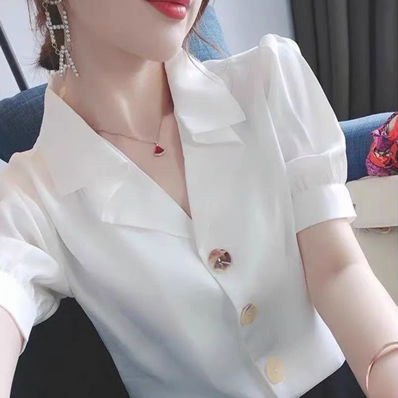 ชีฟองสีขาวเสื้อเชิ้ตแขนสั้นสไตล์ใหม่ผู้หญิงสไตล์เกาหลีอารมณ์ออกแบบเสื้อเชิ้ตคอวีย้อนยุค