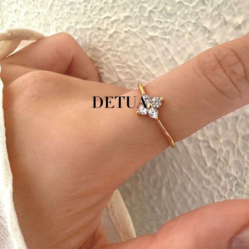 DÉ TUA Four-Leaf Clover แหวนหญิงหรูหราอารมณ์ High-End Niche แฟชั่นประณีต All-Match