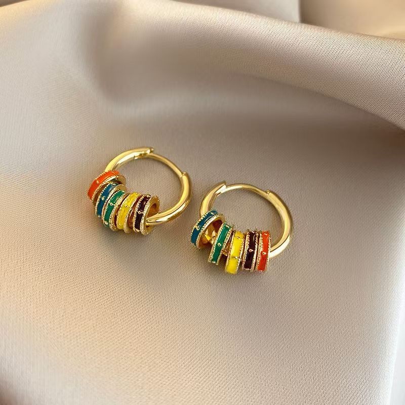 [GG] สีหยดเคลือบวงกลมต่างหูที่ถอดออกได้มากขึ้นสวมใส่หูหัวเข็มขัดสุภาพสตรีอุปกรณ์เสริมเลียนแบบภูมิแพ้