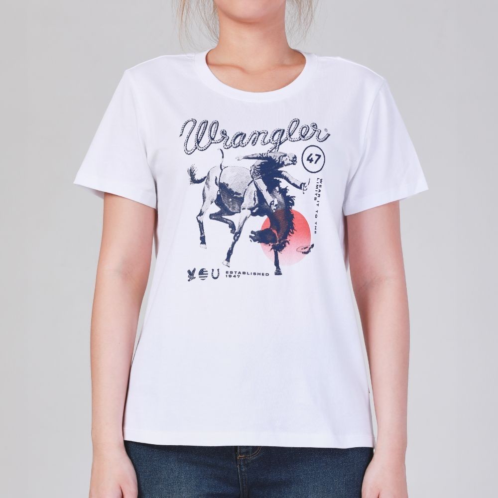 WRANGLER เสื้อยืดแขนสั้นผู้หญิง คอลเลคชั่น Legend Of Wrangler FW24 รุ่น WR F124WTSSN04 สีขาว