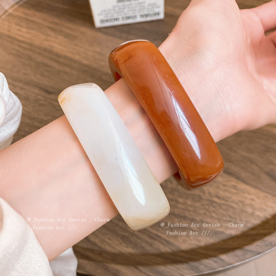 [จูวบิวตี้]สร้อยข้อมือเรซิ่นไม่สม่ําเสมอบุคลิกภาพที่เรียบง่ายอารมณ์พร็อพสร้อยข้อมือแฟชั่นย้อนยุคระดับไฮเอนด์เครื่องประดับมือ