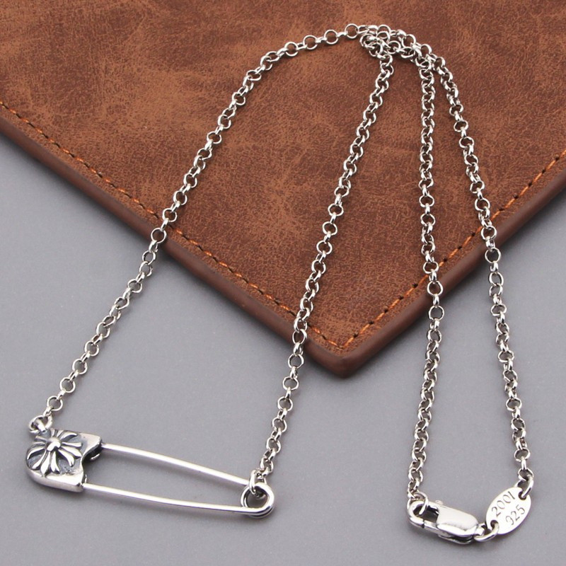 Retro Crow Heart Cross Pin สร้อยคอญี่ปุ่นเกาหลีที่ไม่ซ้ํากันแฟชั่นผู้ชายผู้หญิงคู่ขนาดเล็กสดอินเทรนด์ Clavicle Chain