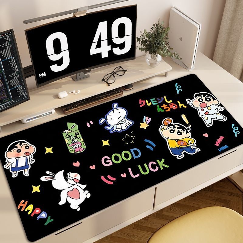 [คลังสินค้าพร้อม] แผ่นรองเมาส์ Crayon Shin-Chan แผ่นรองเดสก์ท็อปสํานักงานขนาดใหญ่รองแป้นพิมพ์คอมพิวเตอร์ที่ไม่ซ้ํากัน แผ่นรองโต๊ะเรียนทนสิ่งสกปรก สินค้านักเรียน