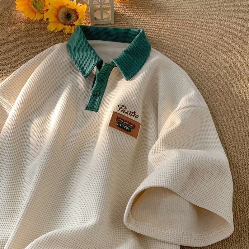 เสื้อโปโลอินเทรนด์เรียบง่ายแขนสั้นแฟชั่น