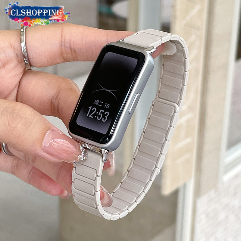 สายซิลิโคนแม่เหล็กสําหรับhuawei Band 9 8 7 NFCสายรัดข้อมือกีฬาสําหรับHUAWEIนาฬิกาFit 3 Magnetic Loop Strapอุปกรณ์เสริมสร้อยข้อมือสําหรับผู้หญิงผู้ชาย