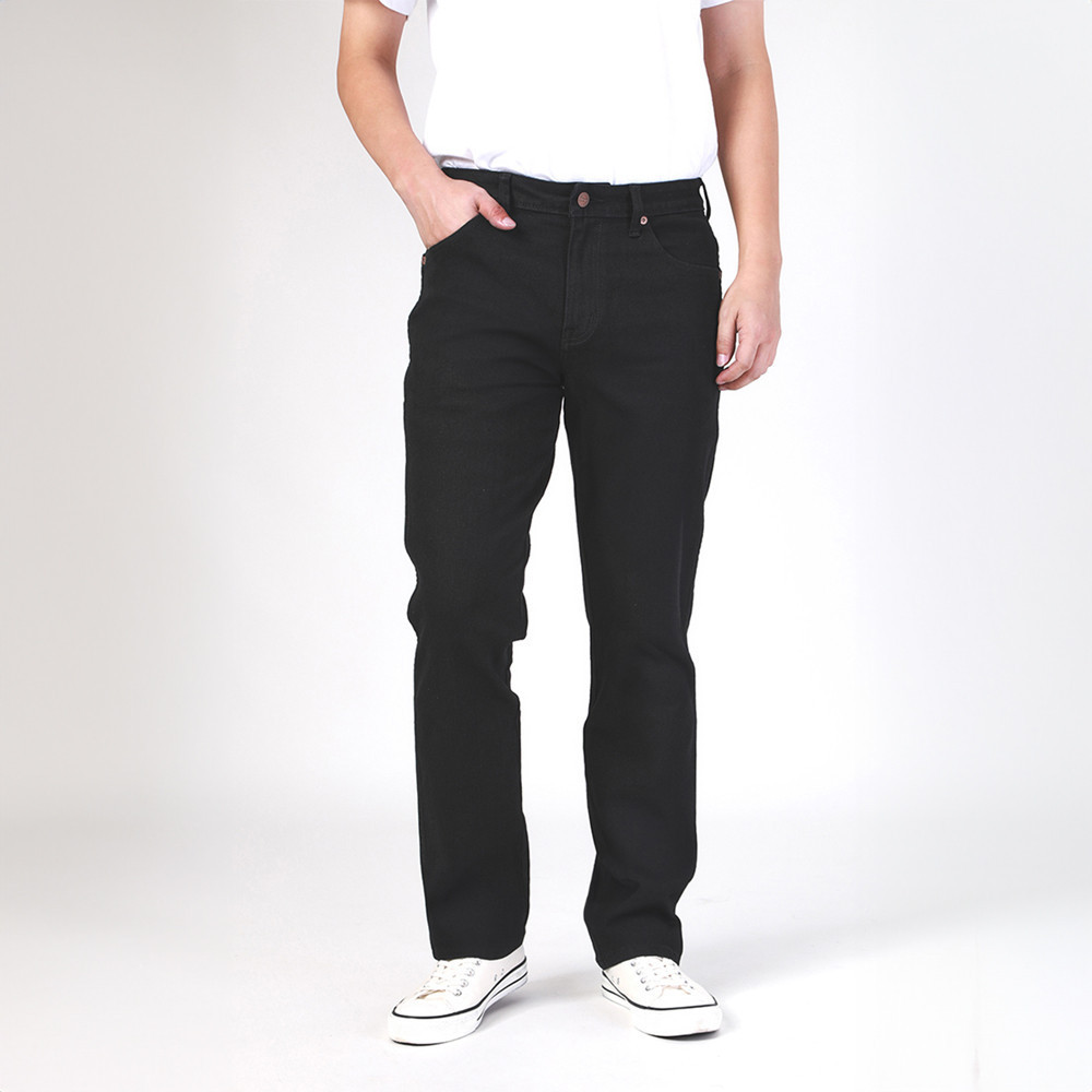 WRANGLER กางเกงยีนส์ผู้ชาย เอวกลาง ทรงตรง ทรง Texas รุ่น WR S524MTEXF49 สีดำ