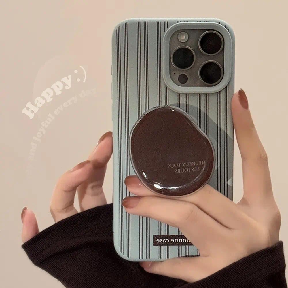 Huiwanju ความรู้สึกระดับพรีเมียม ins แถบสําหรับ iphone16 เคสโทรศัพท์ apple 14 วงเล็บสีน้ําตาลย้อนยุค 15pro max สําหรับ 13 นุ่ม