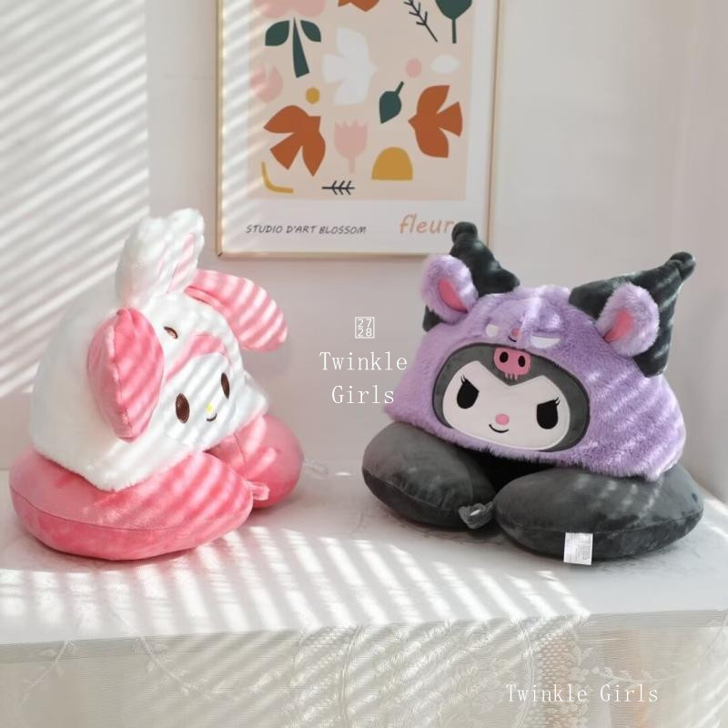 Kuromi Cinnamoroll น่ารักมีฮู้ดหมอนรูปตัวยูหมอนนอนกลางวันหมอนรองคอสำหรับเดินทางหมอนนอนหัวเครื่องบิน Hello Kitty Melody pochacco หมอนรองคอสำหรับนักเรียนแลกเปลี่ยนของขวัญ