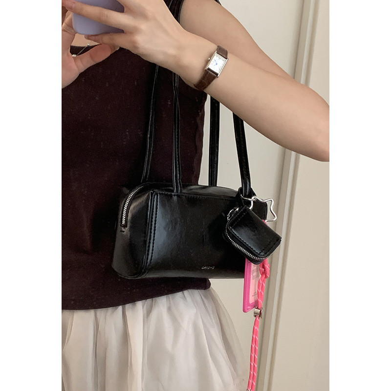 Amila Maillard Color Series Retro Minority Underarm Bag ใหม่เรียบง่ายและอเนกประสงค์ One Shoulder Bowling Bag