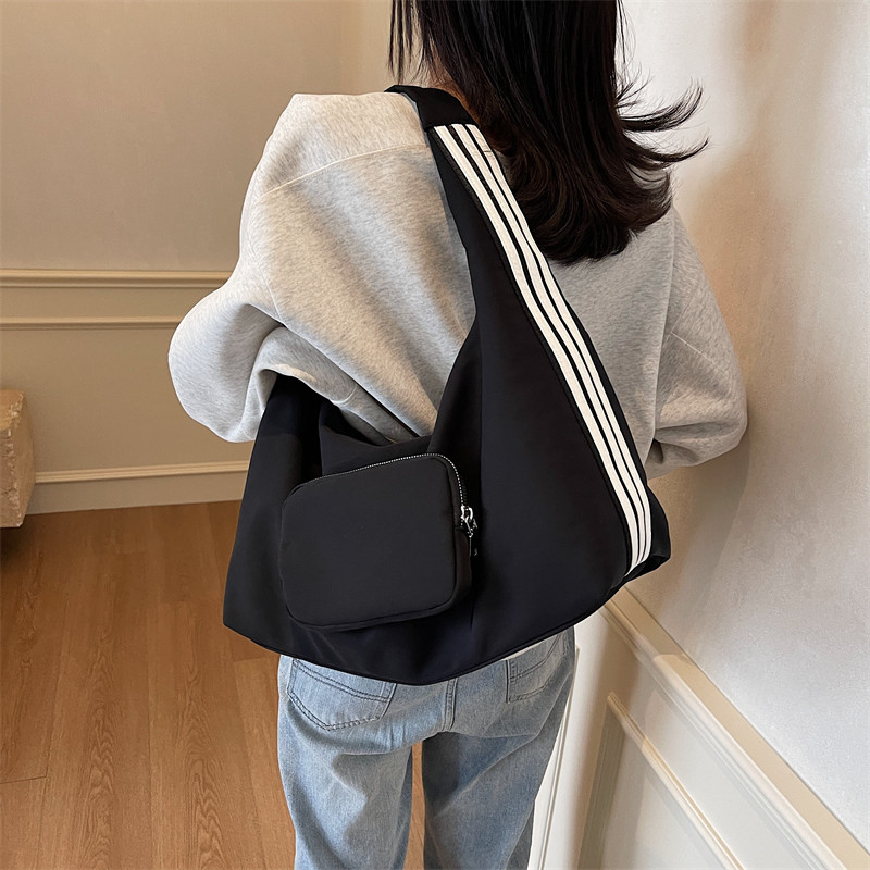 Simple Oxford Spinning Underarm Bag Casual All-Match กระเป๋าสะพายขนาดใหญ่ความจุน้ําหนักเบา Tote Bag