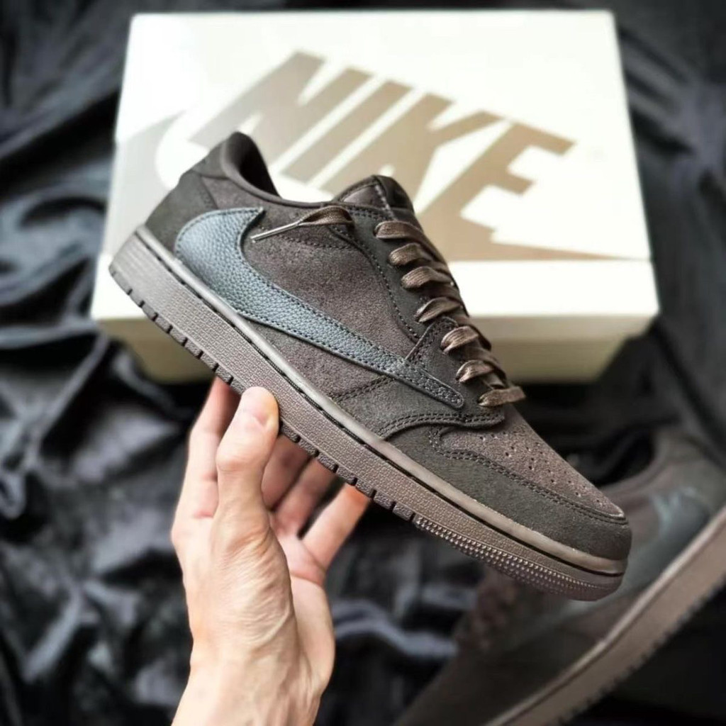 รองเท้าบาสเก็ตบอลแบบโลว์ท็อปสำหรับผู้ชายและผู้หญิงรุ่น J1 Velvet Mocha ใหม่