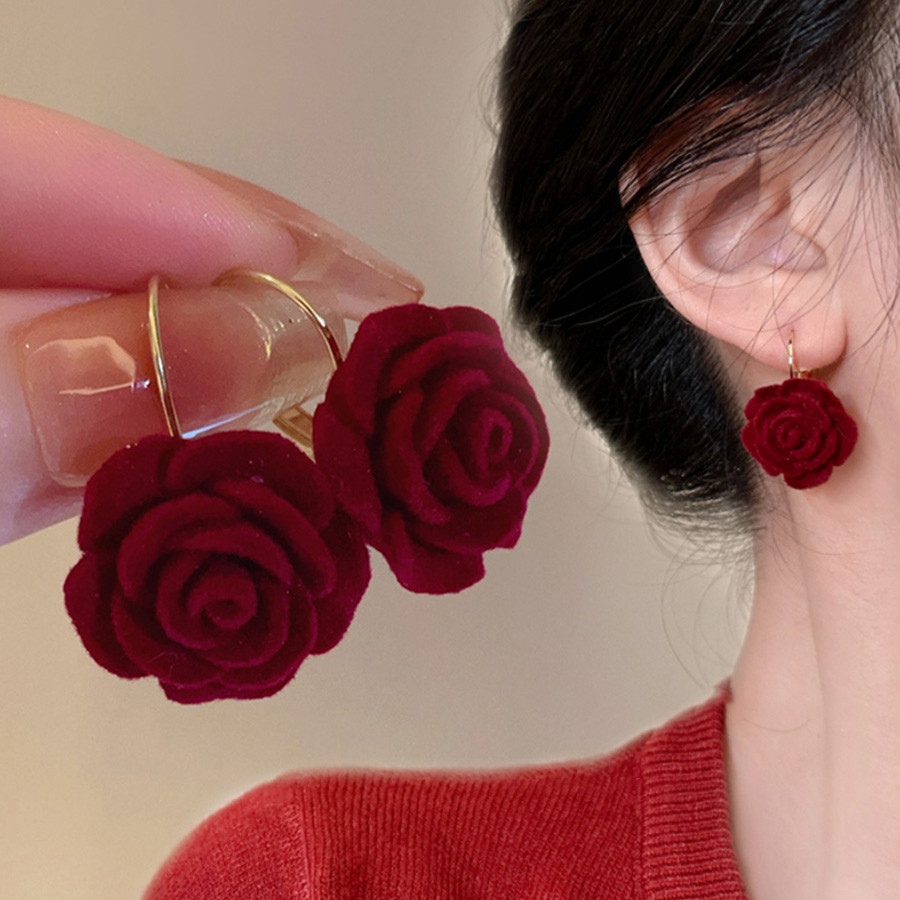 ปีใหม่ดอกกุหลาบสีแดงต่างหูหญิงอารมณ์คนดังย้อนยุคสไตล์ฮ่องกงต่างหูต่างหู