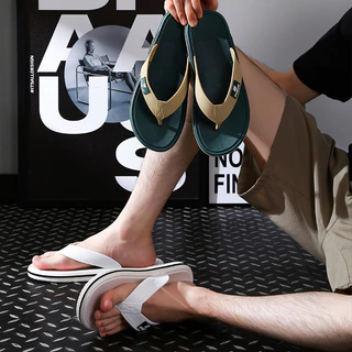รองเท้าแตะผู้ชาย Flip-Flops ใส่ชายหาด ฤดูร้อน พื้นนุ่ม กันลื่น ทนสึกหรอ