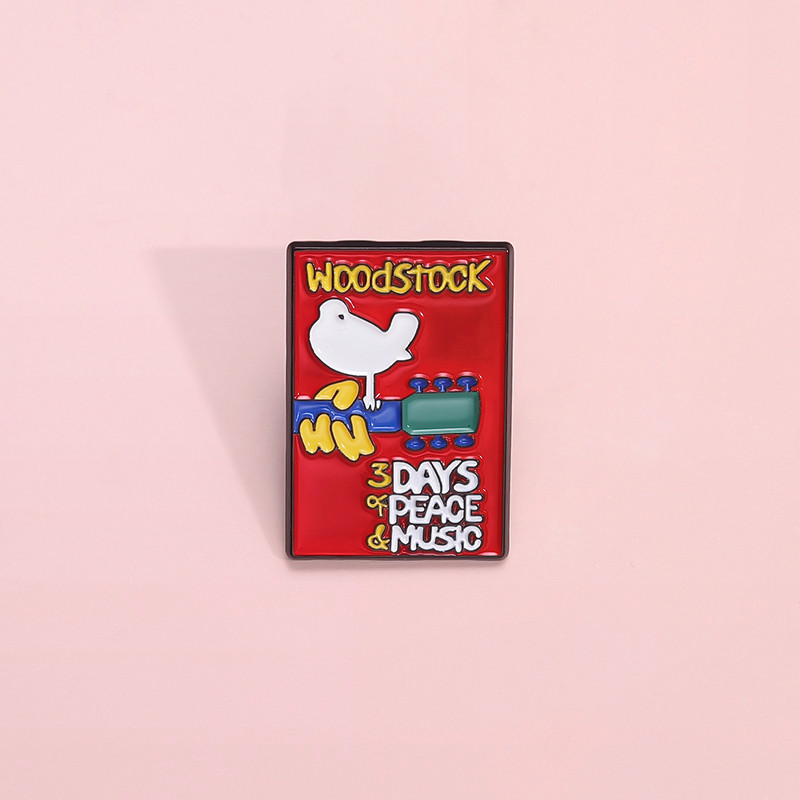Woodstock เทศกาลดนตรีเข็มกลัดเคลือบโลหะ Pin Badge เสื้อผ้ากระเป๋าเป้สะพายหลังอุปกรณ์เสริมของขวัญเครื่องประดับสําหรับเพื่อน
