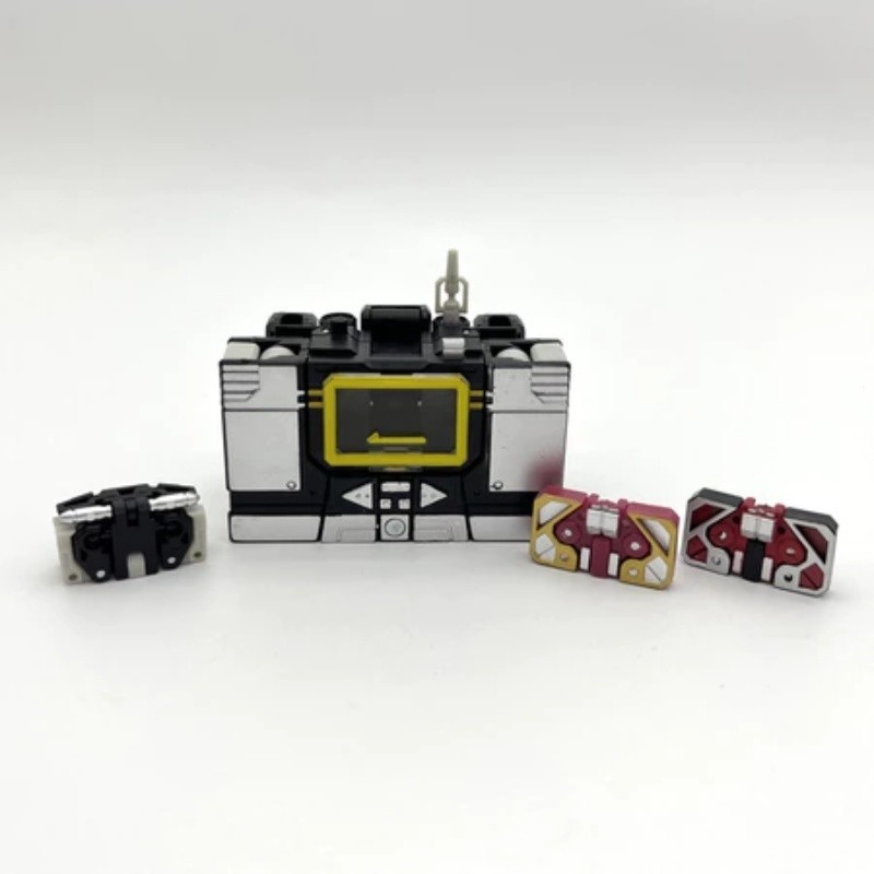 Perfect Transformation PocketToys Pt04 SoundWave รูปที่ 4