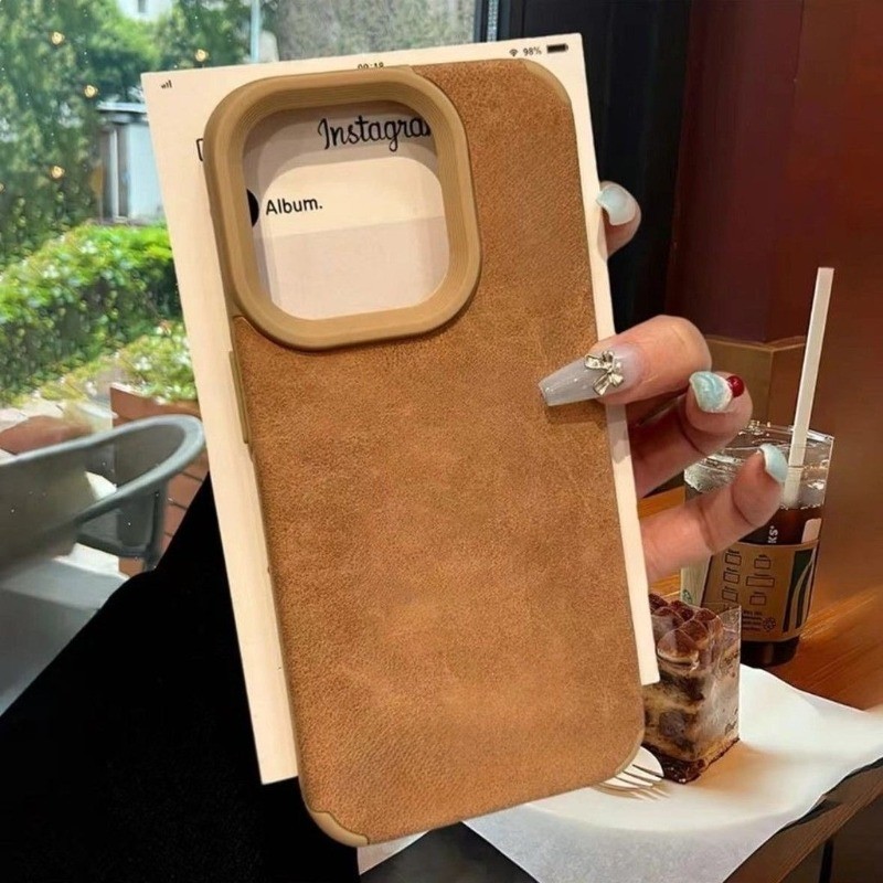 Simple สีทึบสีน้ําตาลแฟชั่นคู่สําหรับ iPhone 16 11 12 13 14 15 Pro Max Plus XR X XS Max หรูหรา Fluff หนัง Feather Texture นุ่ม