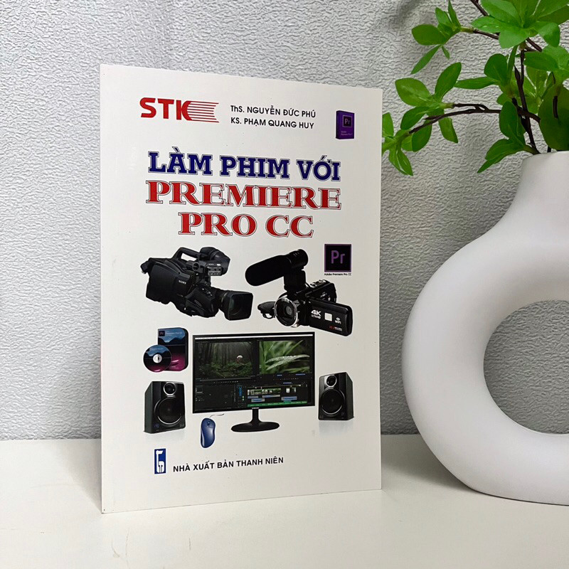 หนังสือ - ภาพยนตร์ทําด้วย Premiere Pro CC
