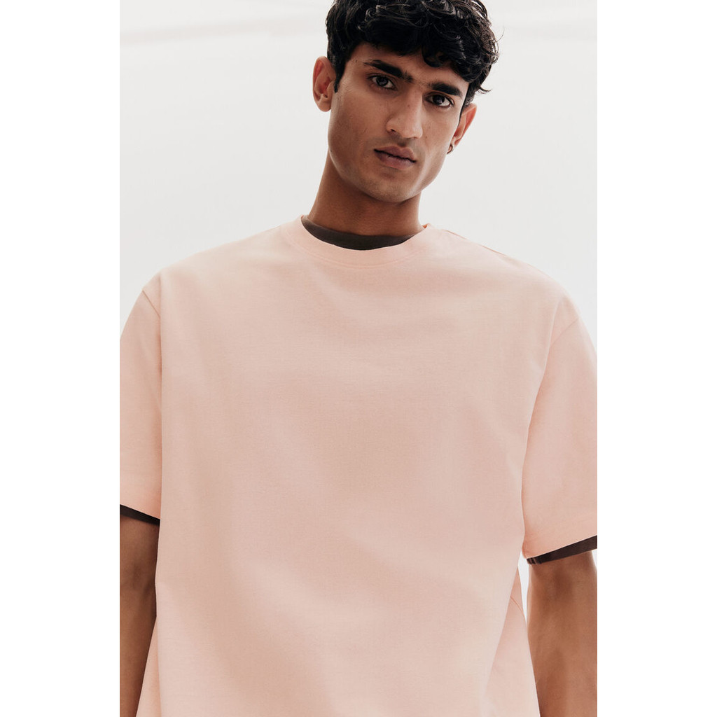H&M(เอชแอนด์เอ็ม) เสื้อยืดแบบหลวม (Loose Fit T-shirt) ผู้ชาย 608945_23