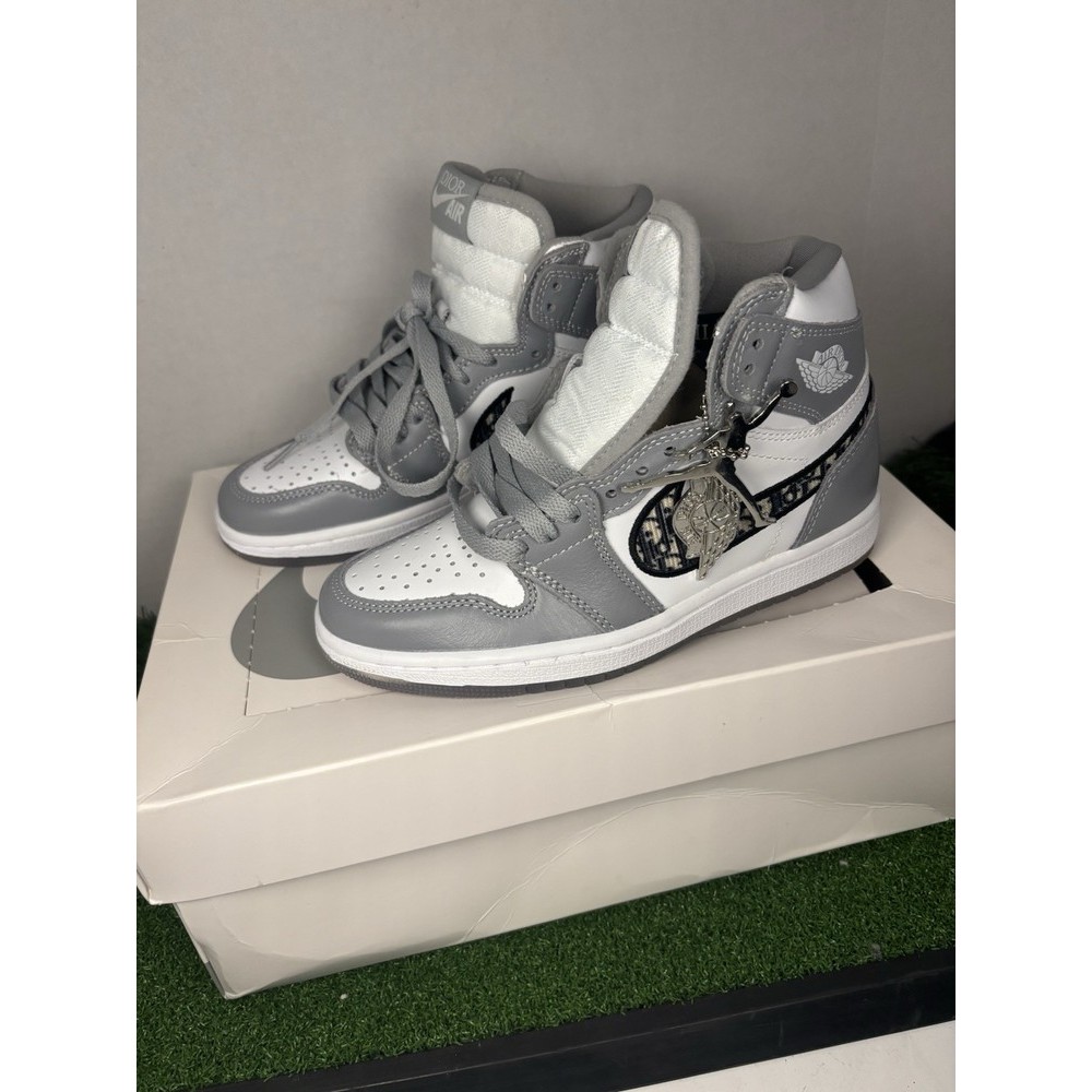 DS Nike Air Jordan 1 High Dior (ของแท้ไม่ได้)