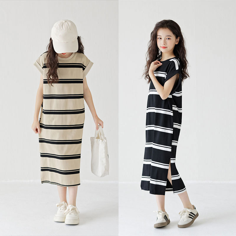 [สไตล์เย็น] สาวชุดยาวกลางเด็กใหญ่ยาวสบายๆรอบคอหลวมเสื้อยืดชุดแขนสั้นลาย กรีด กระโปรงสาวฤดูร้อนชุด FF