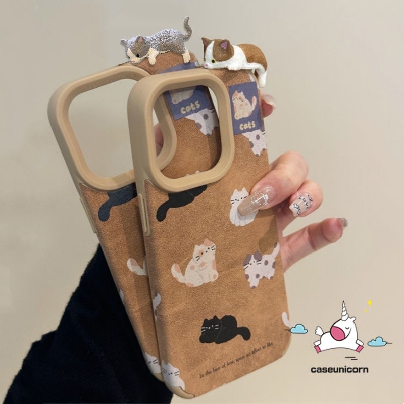 การ์ตูนลูกแมว Creative 3D Kitty ตุ๊กตา DIY สําหรับ IPhone 11 13 16 15 14 12 Pro Max 4 15 16 Plus 16 Pro 1Lovely Cat Label สีน้ําตาลแฟชั่นหรูหราหนังเนื้อ Fluff กรณี