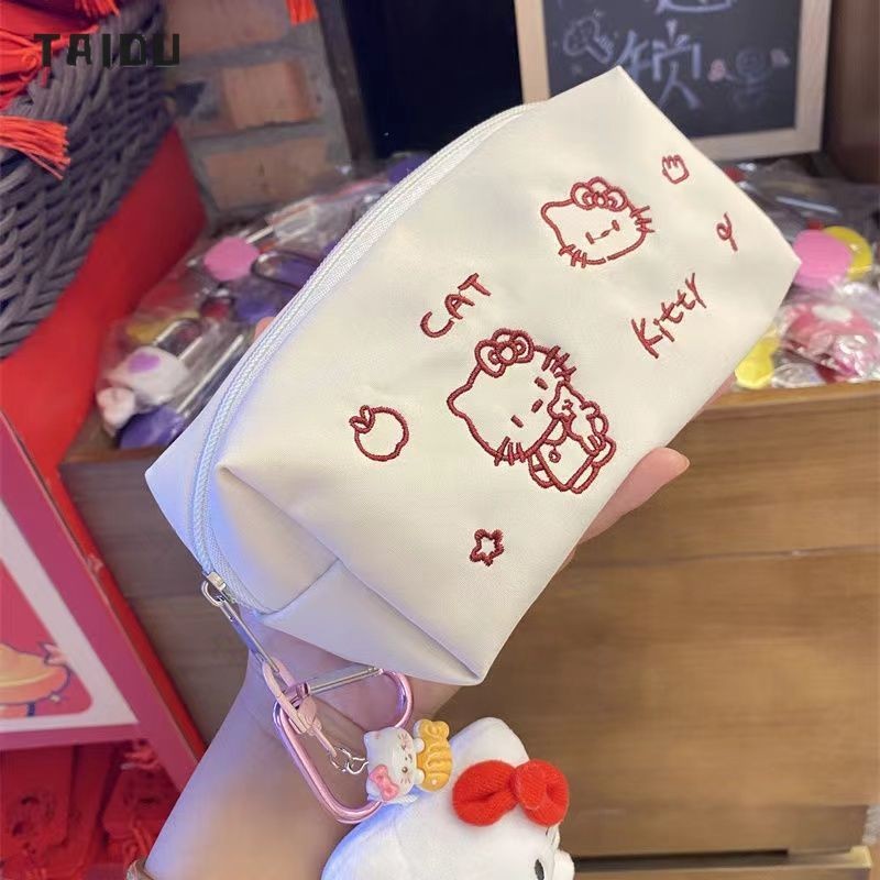 Taidu อุปกรณ์เสริมกระเป๋า ลายใหม่ KT Cat เย็บปักถักร้อยการ์ตูนกระเป๋าเก็บของ
