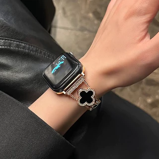 Clover Charm สายคล้อง + เพชรสําหรับ Series 11 10 9 8 7 6 5 SE 4 3 2 1 Ultra 3 2 Hollow ฝาครอบ iWatch 46 มม.42/49/45/41/40 มม.44 มม.38 มม.42 มม.ส่องแสง Band + Shining Diamond Case