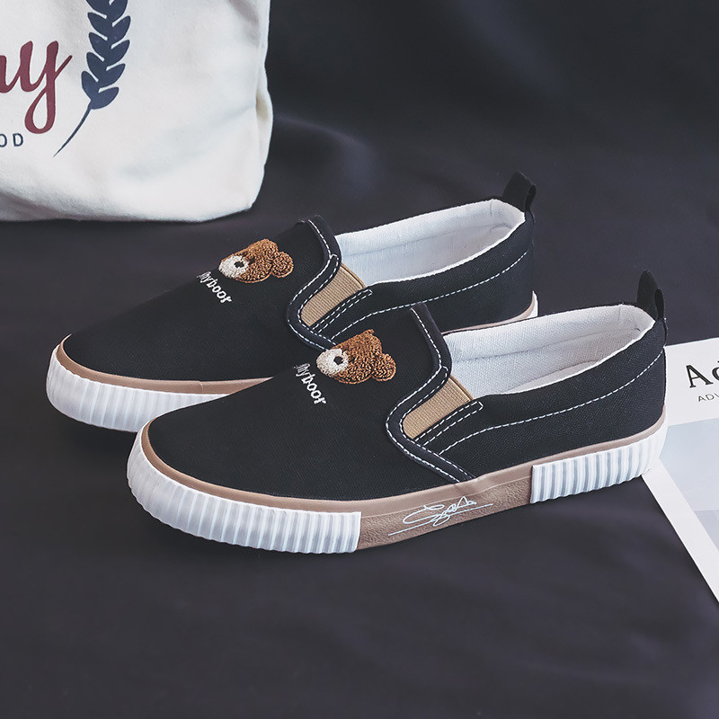 หมีน้อยสีดําแบนSlip-Onรองเท้าผ้าใบขี้เกียจAll-Matchเวอร์ชั่นเกาหลีStreetยิงสบายน้ําหนักเบาSlip-Onรองเท้าผ้าใบ
