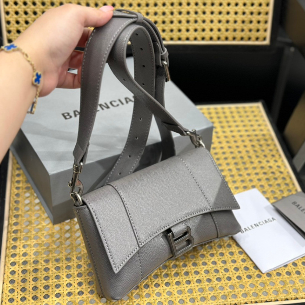 DOWNTOWN Hourglass Bag Women Bag กระเป๋าสะพายไหล่ Lady Beg Lady Beg lady bag