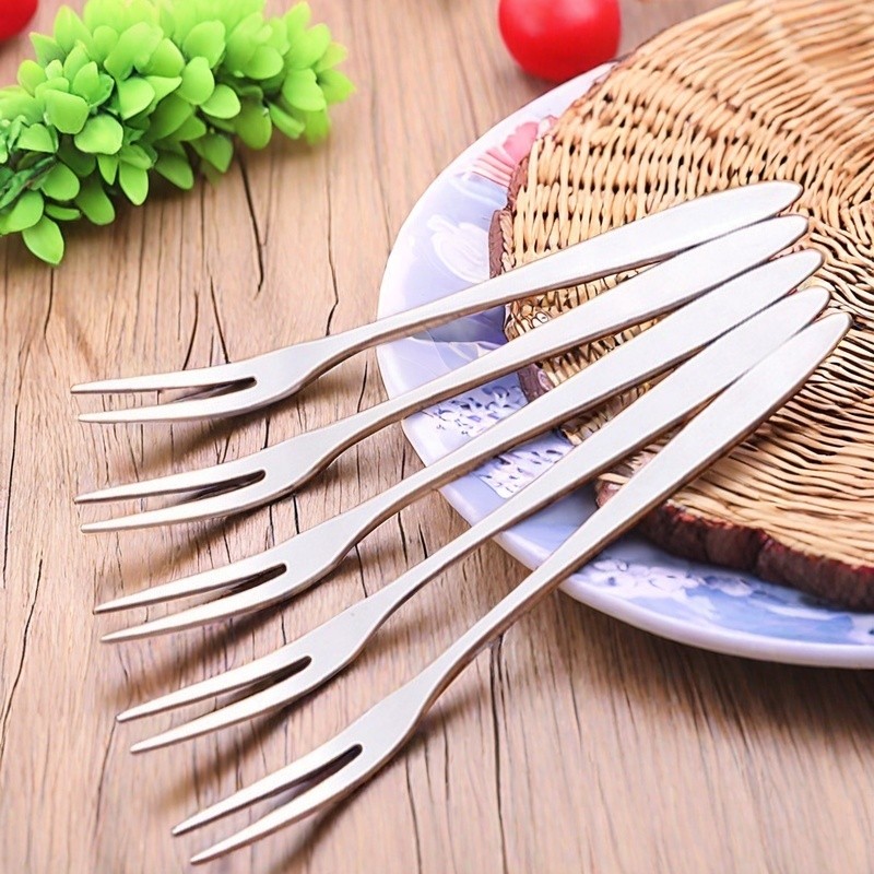 ส้อมผลไม้สแตนเลสสำหรับเด็ก ส้อมขนมสุดหรูน้ำหนักเบา