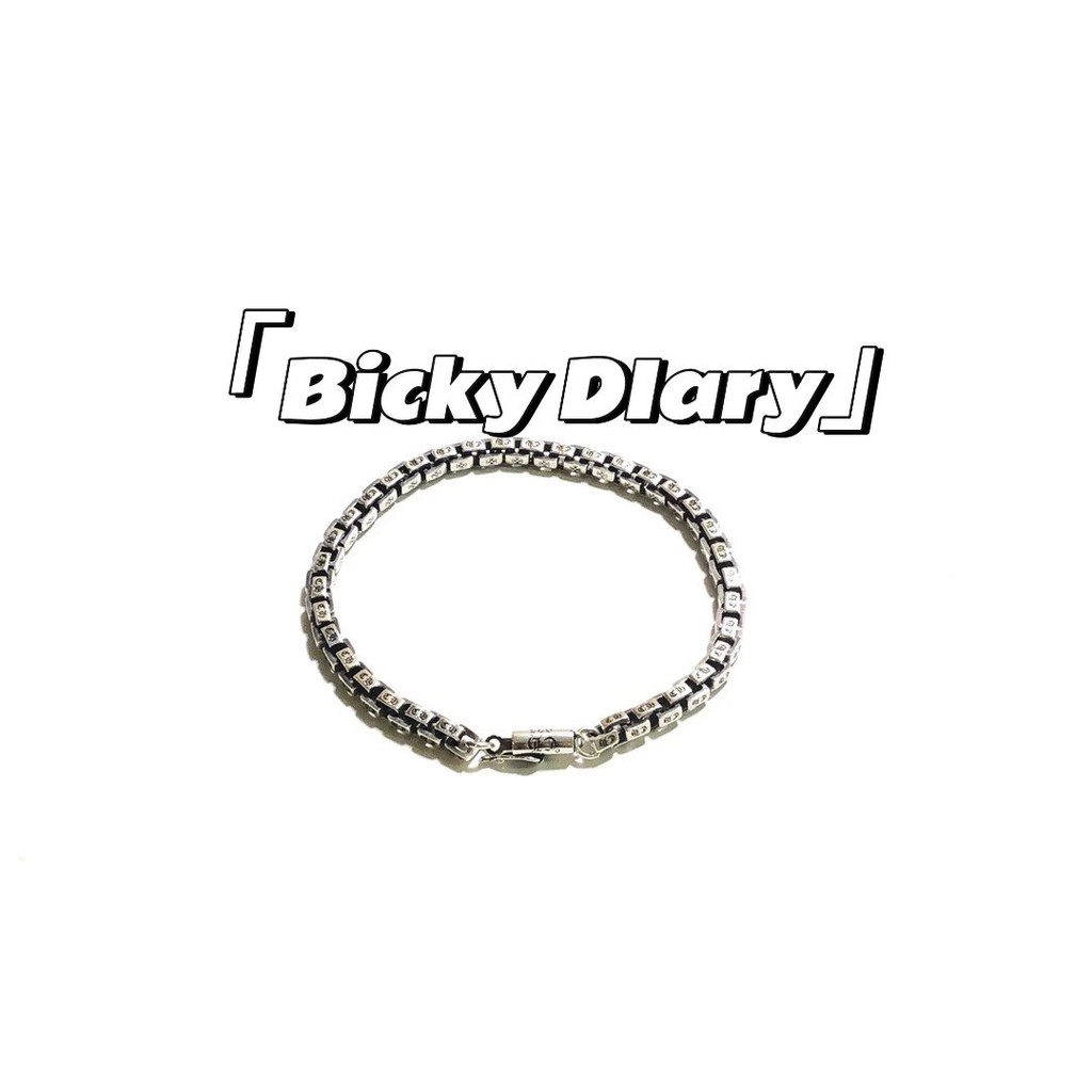 สร้อยข้อมือตัวอักษรตาหมากรุก Chrome Hearts
