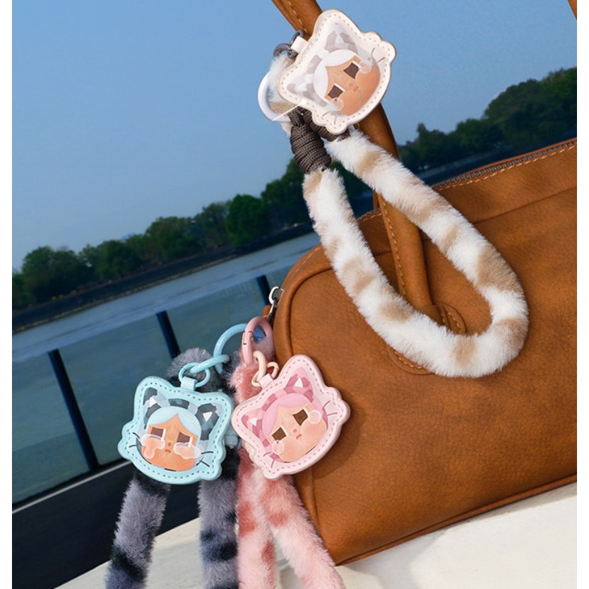 POPMART CRYBABY Leopard Cat Series Mystery Box โทรศัพท์มือถือเชือกเส้นเล็กจี้