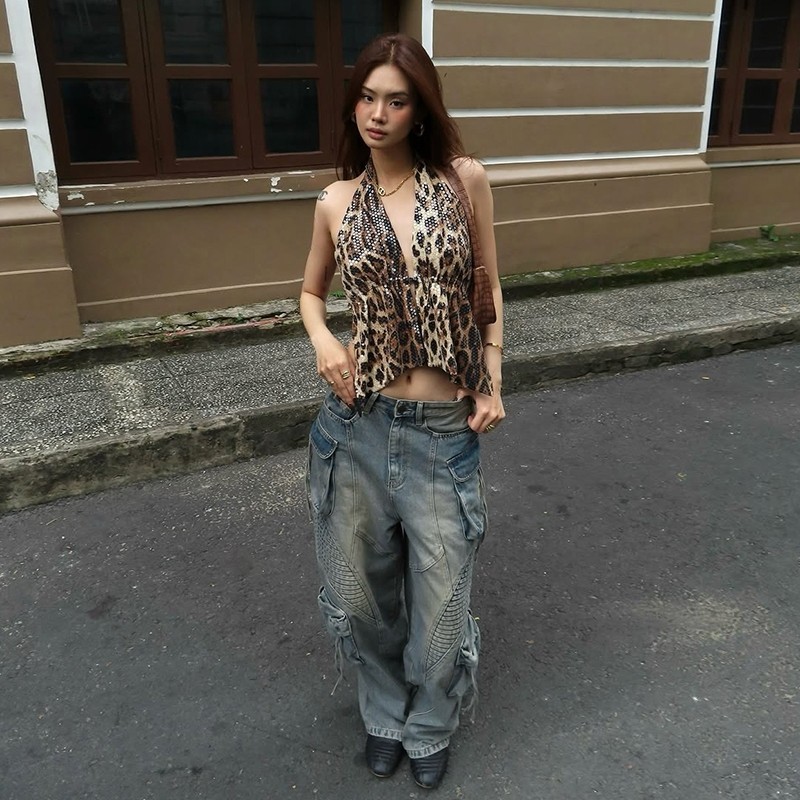 แปลก Puss เลื่อมเสือดาวพิมพ์เสื้อกั๊ก Halter Backless ลึก V Off แขนผอมบุคลิกภาพแฟชั่นเซ็กซี่สไตล์อเนกประสงค์สาวเผ็ด - รูปที่ 7